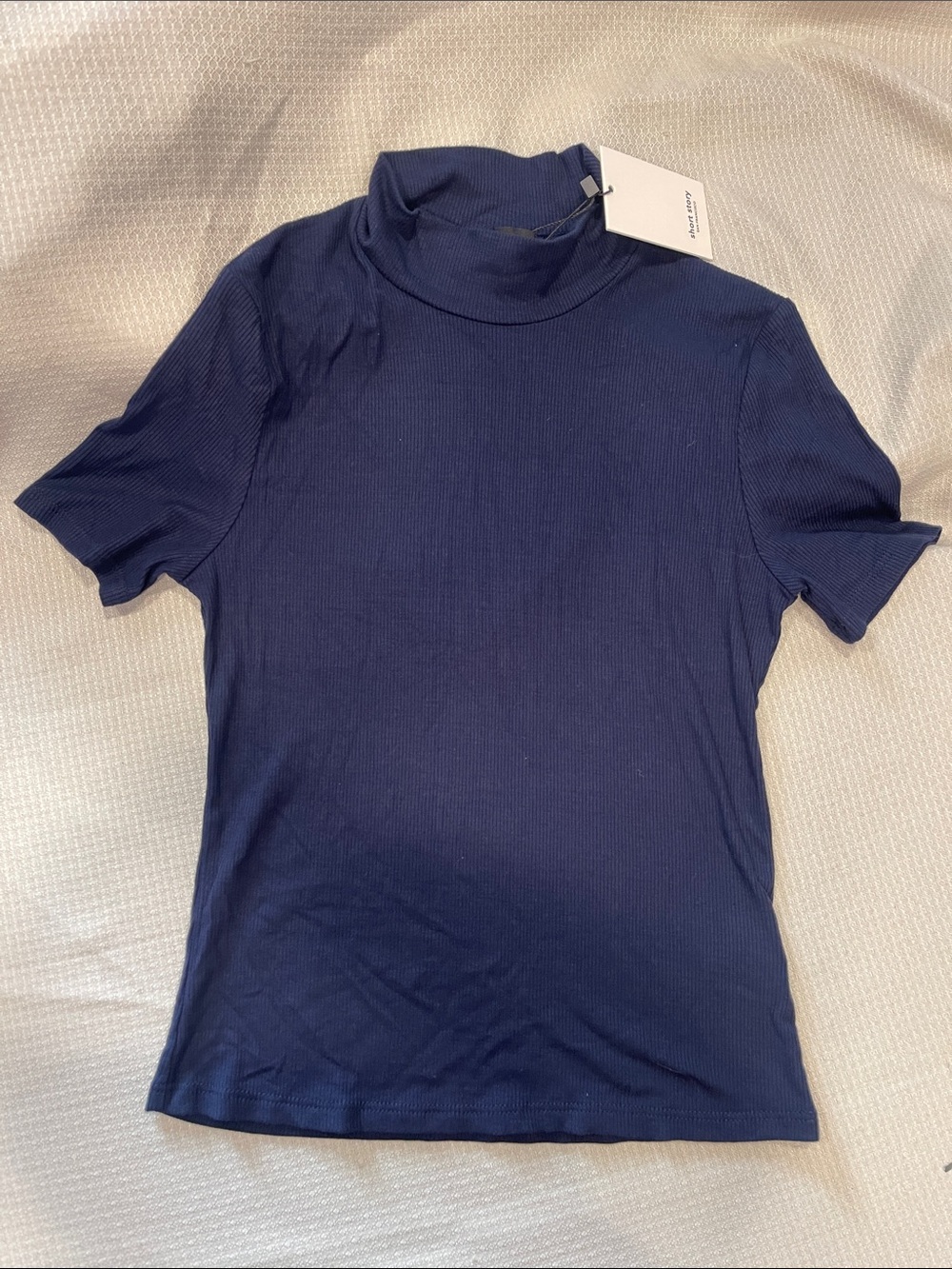 Women’s Navy Short-Sleeve Ribbed Turtleneck Top by MYNTA